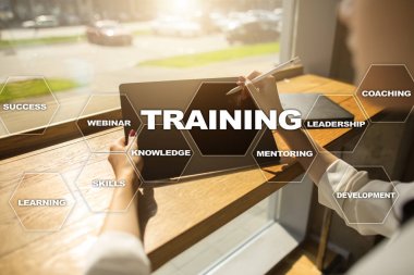 Eğitim ve geliştirme profesyonel büyüme. Internet ve eğitim kavramı.