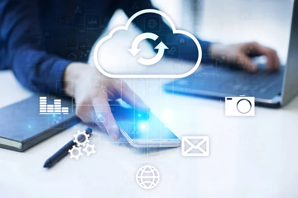 Cloud-Technologie. Datenspeicherung. Netzwerk- und Internet-Service-Konzept — Stockfoto