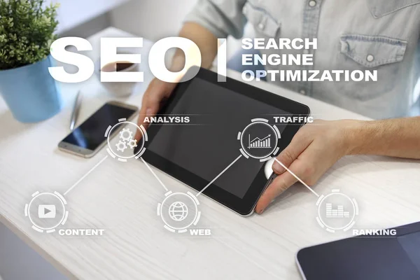 Seo。検索エンジン最適化。デジタル オンライン マーケティングの技術の概念. — ストック写真