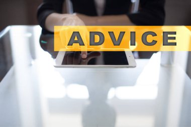 Sanal ekran tavsiye metni. İş kavramı, teknoloji ve internet