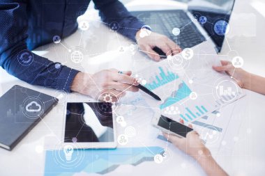 Metin, sanal ekran arka plan ile kutsal kişilerin resmi için şablon. İş, internet teknoloji ve ağ kavramı.