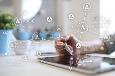 İnsanlar ağ. Organizasyon yapısı. Saatlik sosyal medya. Internet ve teknoloji kavramı.