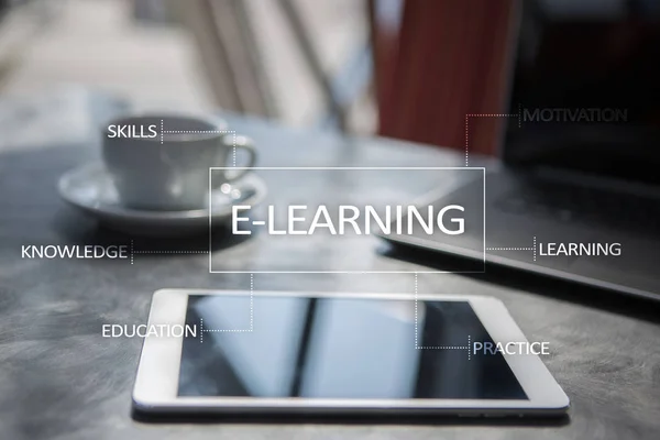 E-Learning en la pantalla virtual. Concepto de educación en Internet . — Foto de Stock