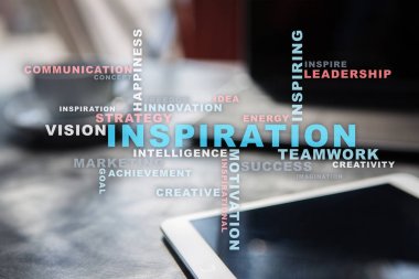 Sanal ekran üzerinde ilham kelimeler bulut.