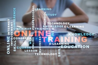 Çevrimiçi eğitim sanal ekran üzerinde. Eğitim kavramı. Kelime bulutu.