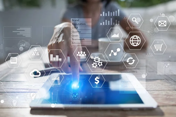 İş ve teknoloji kavramı. Grafikler ve sanal ekran arka planı simgeleri.