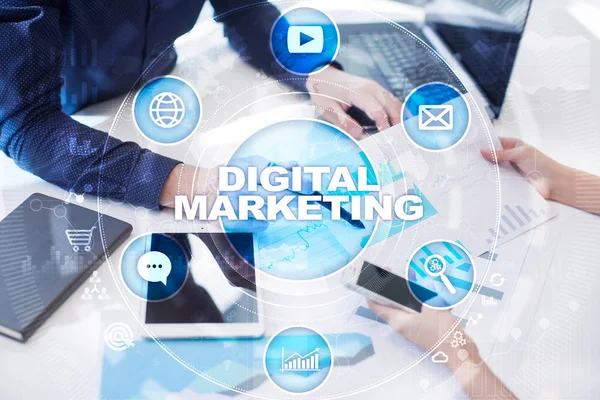 Concetto di tecnologia di marketing digitale. Internet. In linea. Ottimizzazione dei motori di ricerca. SEO. SMM. Pubblicità . — Foto Stock