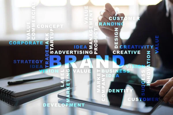 Marka kavramı sanal ekran üzerinde. İş kavramı. Kelime bulutu.