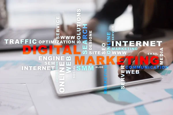 Digitales Marketingtechnologiekonzept. Internet. Online. Suchmaschinenoptimierung. seo. smm. Werbung. Wortwolke. — Stockfoto