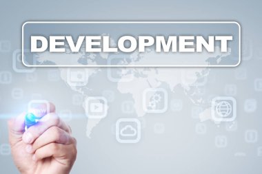 Sanal ekran üzerinde geliştirme kavramı. Yazılım. Kişisel.