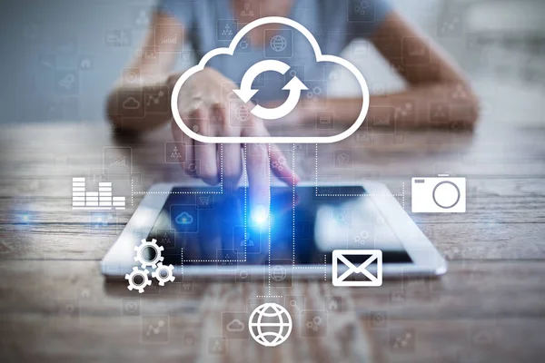 Cloud technologie. Gegevensopslag. Netwerken en internet dienstverleningsconcept. — Stockfoto