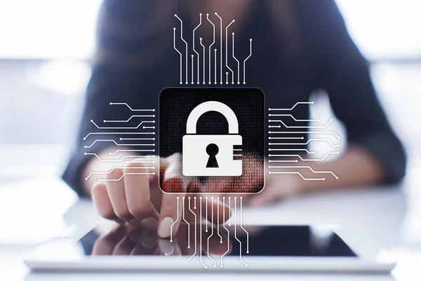 Ciberseguridad, protección de datos, seguridad de la información y cifrado. tecnología de Internet y concepto de negocio . — Foto de Stock