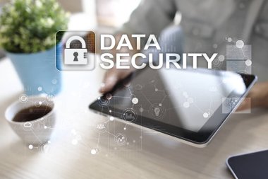 Sanal ekran üzerinde veri koruma ve siber güvenlik kavramı.