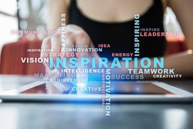 Sanal ekran üzerinde ilham kelimeler bulut.