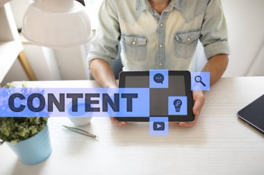 Sanal ekran içerik metni. İş kavramı, teknoloji ve internet. 
