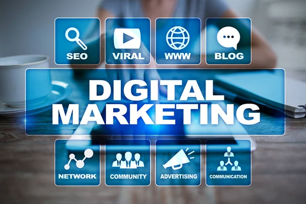 Concepto de tecnología de marketing DIgital. Internet. En línea. Optimización de motores de búsqueda. SEO. SMM. Publicidad . — Foto de Stock