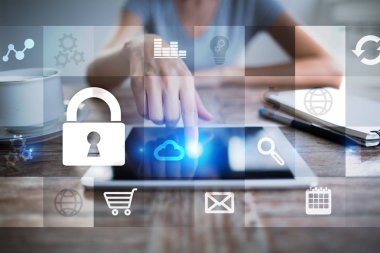 Sanal ekran üzerinde veri koruma ve siber güvenlik kavramı.