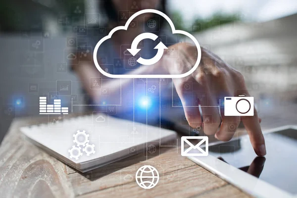 Cloud technologie. Gegevensopslag. Netwerken en internet dienstverleningsconcept. — Stockfoto