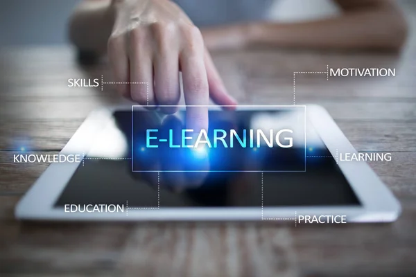 E-Learning en la pantalla virtual. Concepto de educación en Internet . — Foto de Stock