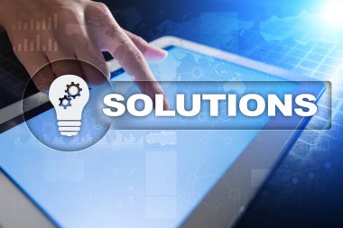 İş çözümleri kavramı sanal ekrandaki.