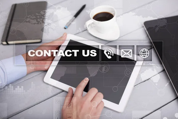 Kontakt os knap og tekst på virtuel skærm. Virksomheds- og teknologikoncept . - Stock-foto