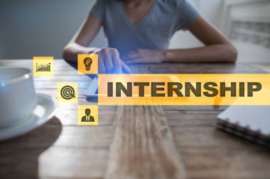 Sanal ekran staj metni. İş, eğitim ve Internet kavramı. 