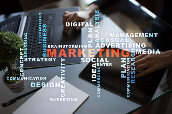 Concepto de negocio de marketing en la pantalla virtual. Palabras nube . — Foto de Stock