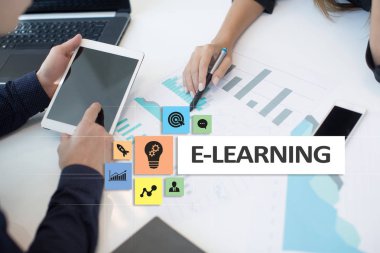 E-öğrenme sanal ekran üzerinde. Internet eğitim kavramı.