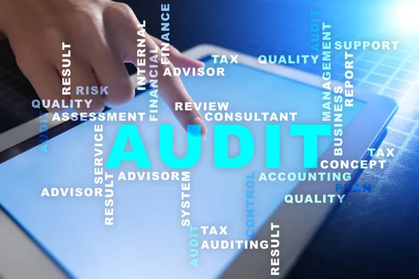 Concepto de negocio de auditoría. Auditor. Cumplimiento. Tecnología de pantalla virtual. Palabras nube . — Foto de Stock