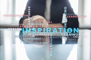 Sanal ekran üzerinde ilham kelimeler bulut.