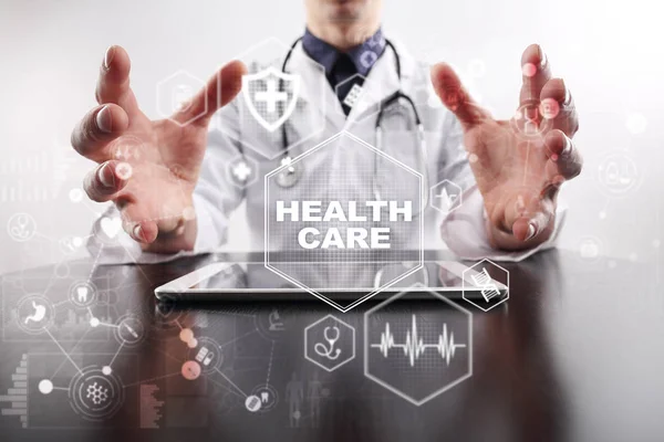 Medicine and healthcare concept. Medical doctor working with modern pc. Electronic health record. EHR, EMR. — Stock Photo, Image