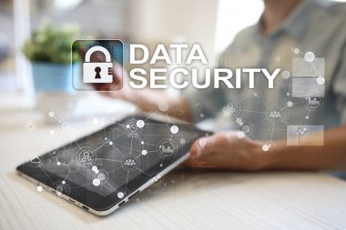 Sanal ekran üzerinde veri koruma ve siber güvenlik kavramı.