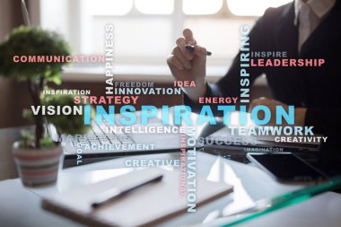 Sanal ekran üzerinde ilham kelimeler bulut.