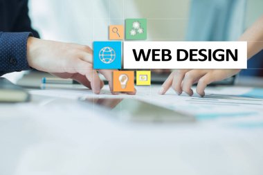Web Tasarım ve geliştirme kavramı sanal ekrandaki.