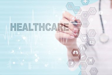 Tıp ve sağlık kavramı. Tıp doktoru modern pc ile çalışma. Elektronik sağlık kaydı. EHR, Emr.