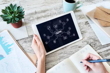 GDPR - Genel veri koruma düzenleme yasası. Ekranda iş ve internet kavramı