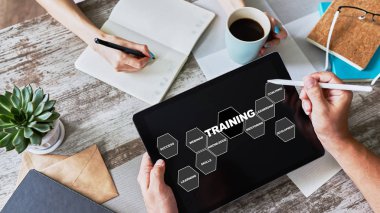 Aygıt ekranında eğitim kursu, E-öğrenme, eğitim konsepti