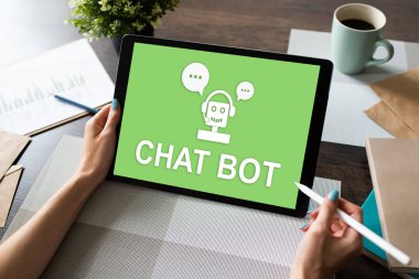 Chatbot simgesi cihaz ekranında. Müşteri Desteği otomasyon kavramı.