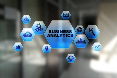 İş analytics kavramı sanal ekrandaki.