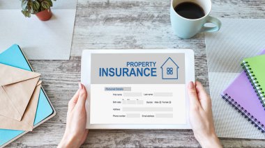 Emlak sigortası online başvuru formu. İş ve İnternet kavramı.