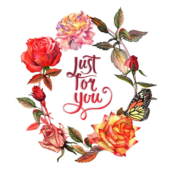 Kır çiçeği gül çiçek çelenk izole bir suluboya tarzında.