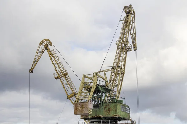 Gantry crane with a gripper — Stock Photo, Image