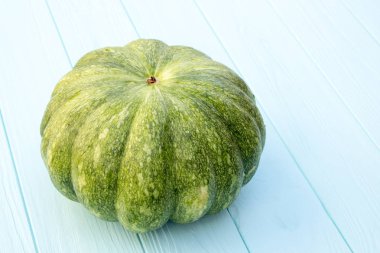 Sağlıklı yeşil kabak   