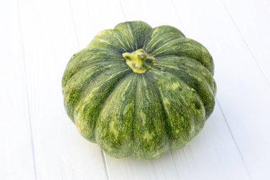 Sağlıklı yeşil kabak   