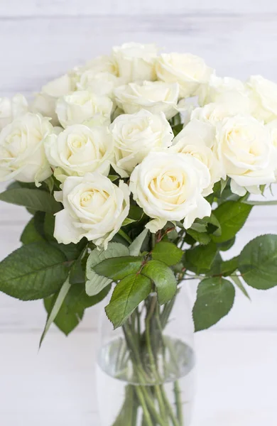 Bouquet Chic White Roses Leaves Vase — Stock Photo, Image