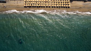 plaj şemsiye Yunanistan alepochori yukarıda ile