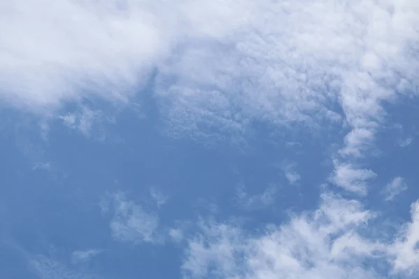 Cloudy skies during the day — Stock Photo, Image