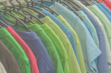 Piyasada satılan giyim