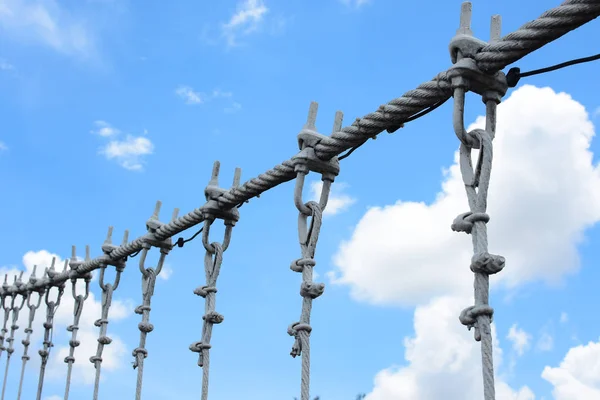 Tel veya asma köprü için kullanılan kablo bobinleri.