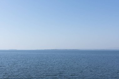 Mavi deniz dalgaları yumuşak yüzey arka plan deseni ile..